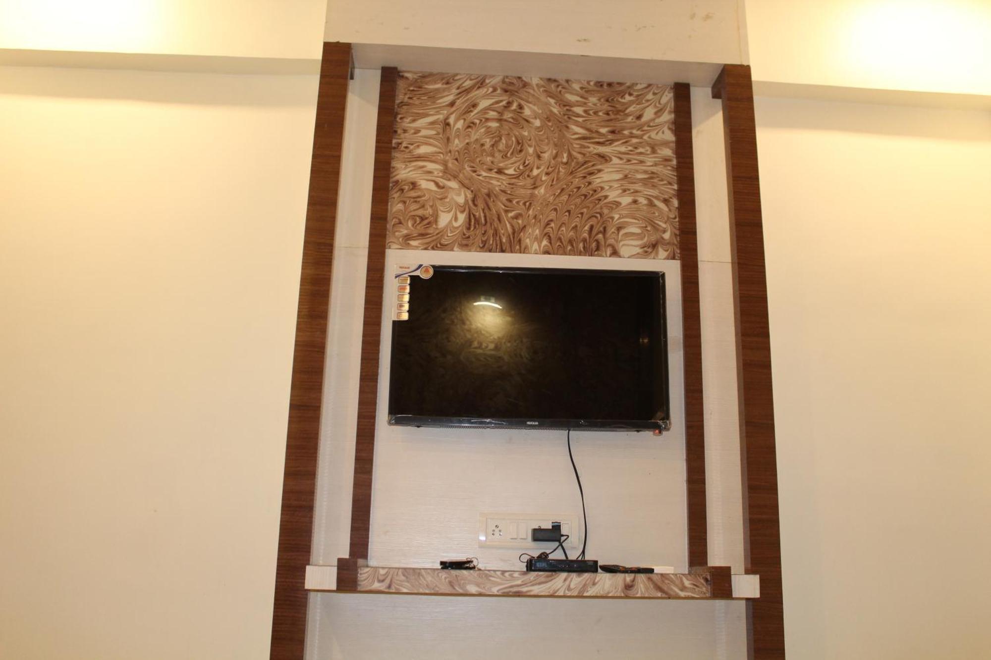 Hotel Skylark Vapi Exterior photo